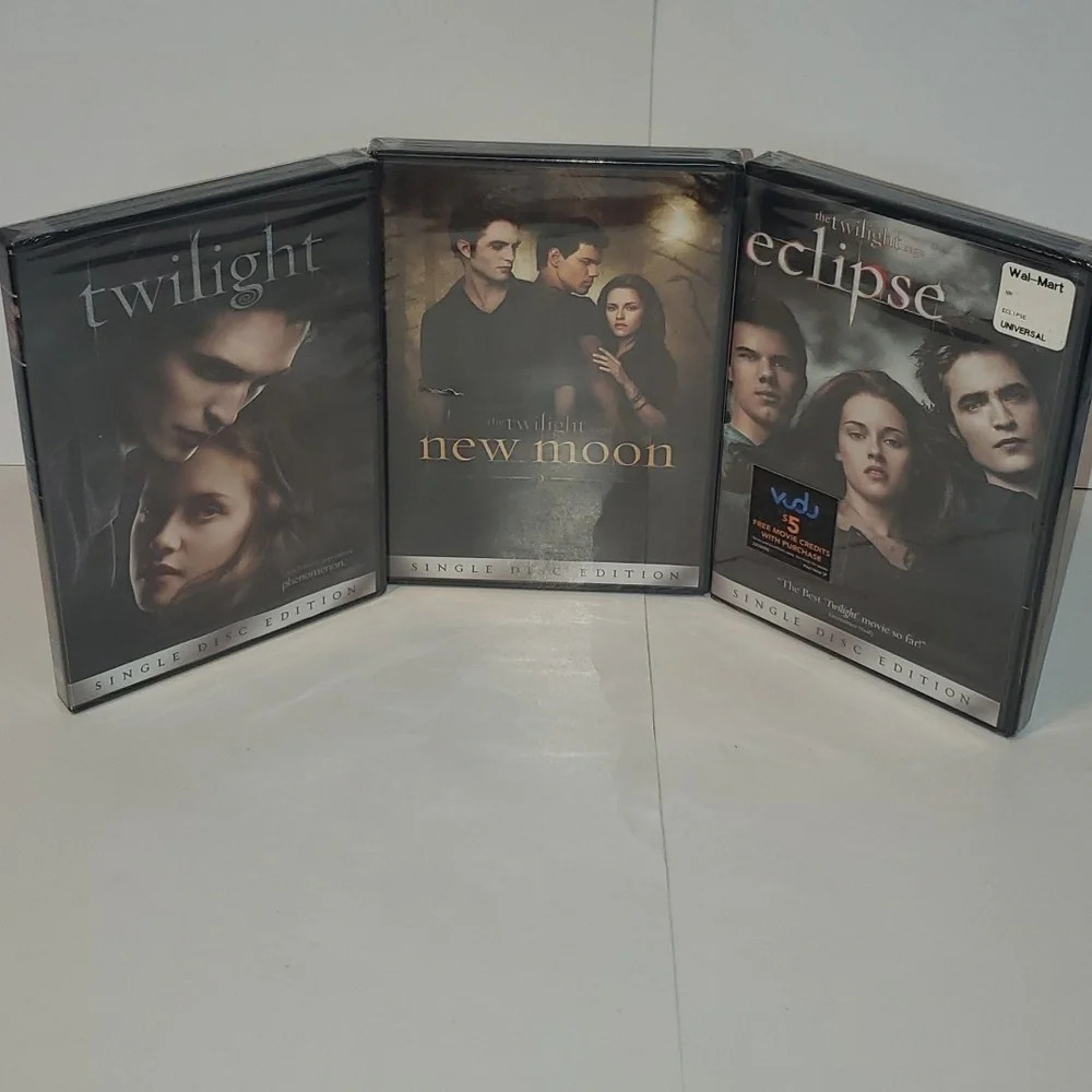 The Twilight Saga DVD Bundle Twilight, New Moon and Eclipse.  NWT Lot of 3